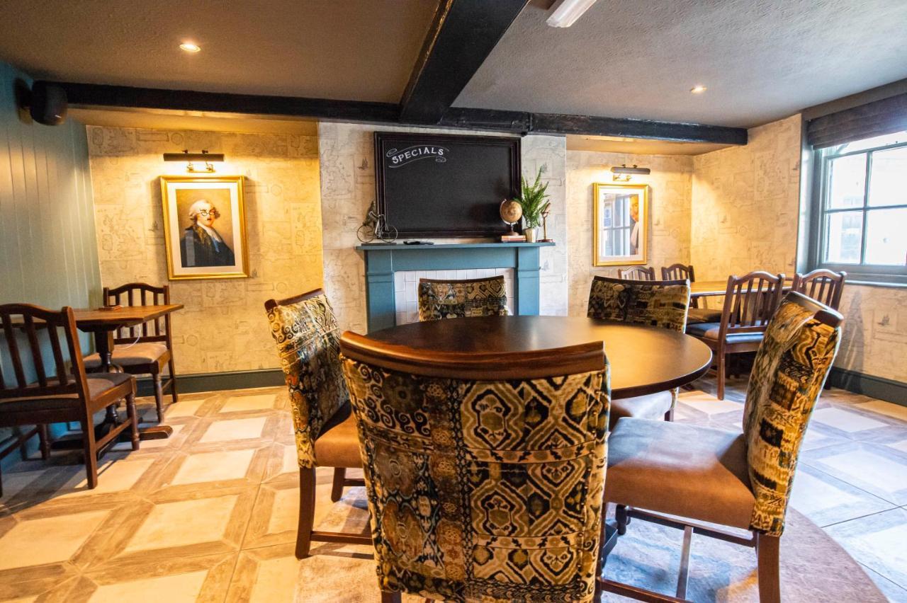 Kings Arms Hotel 斯坦斯特德芒特菲奇特 外观 照片